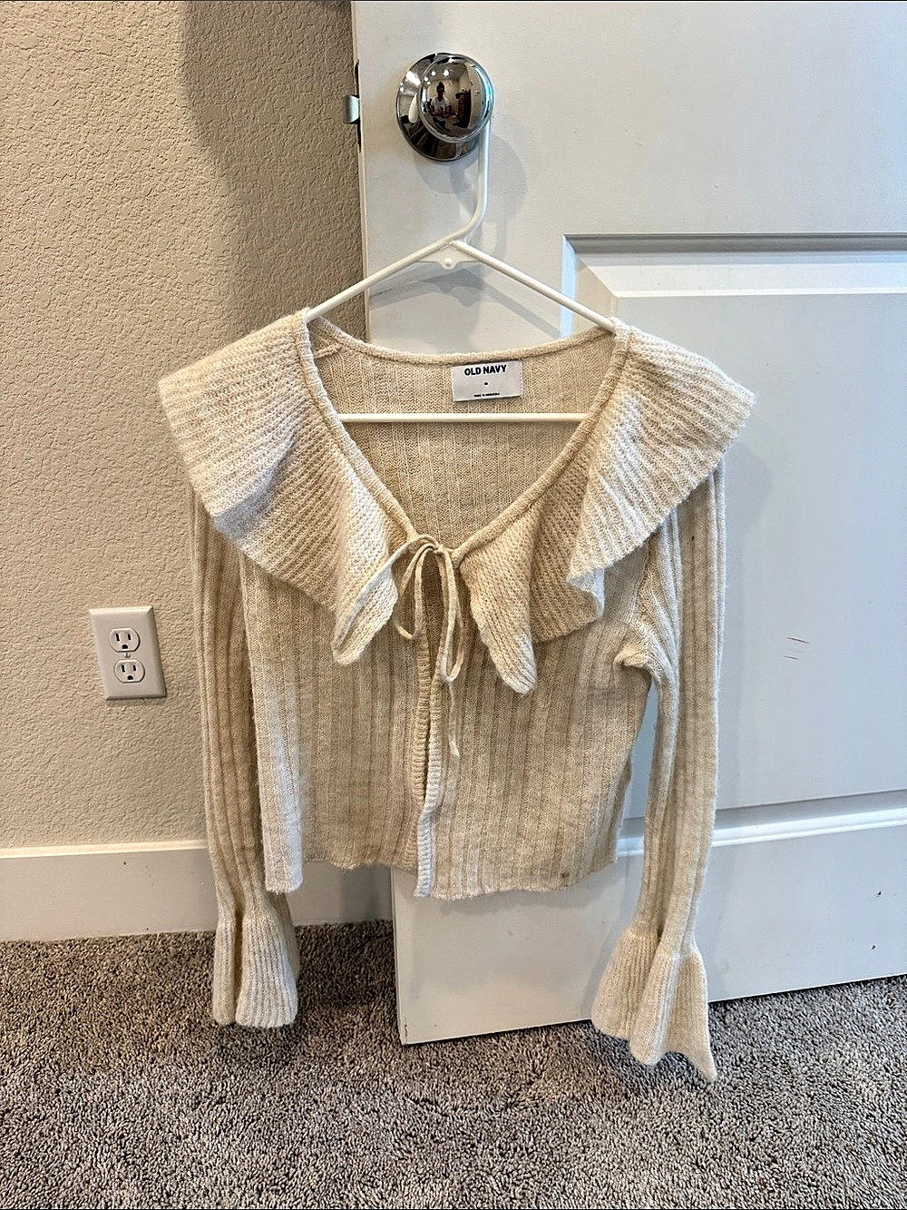 Old Navy Wool-Blend Ruffle Tie-Front Cropped Cardigan Cream Medium